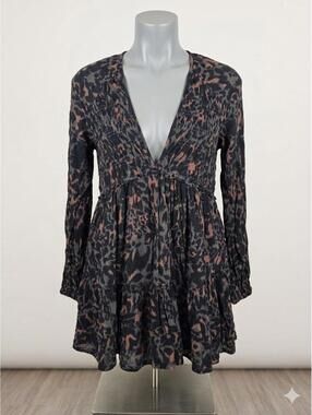 Free People Long Sleeve V-Neck Leopard Print Tunic